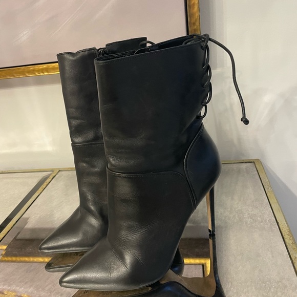 Sexy black leather ankle boots from Aldo. Great condition. - Picture 1 of 8
